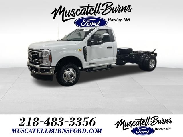 2025 Ford F-350 Super Duty Chassis Cab XLT's photo