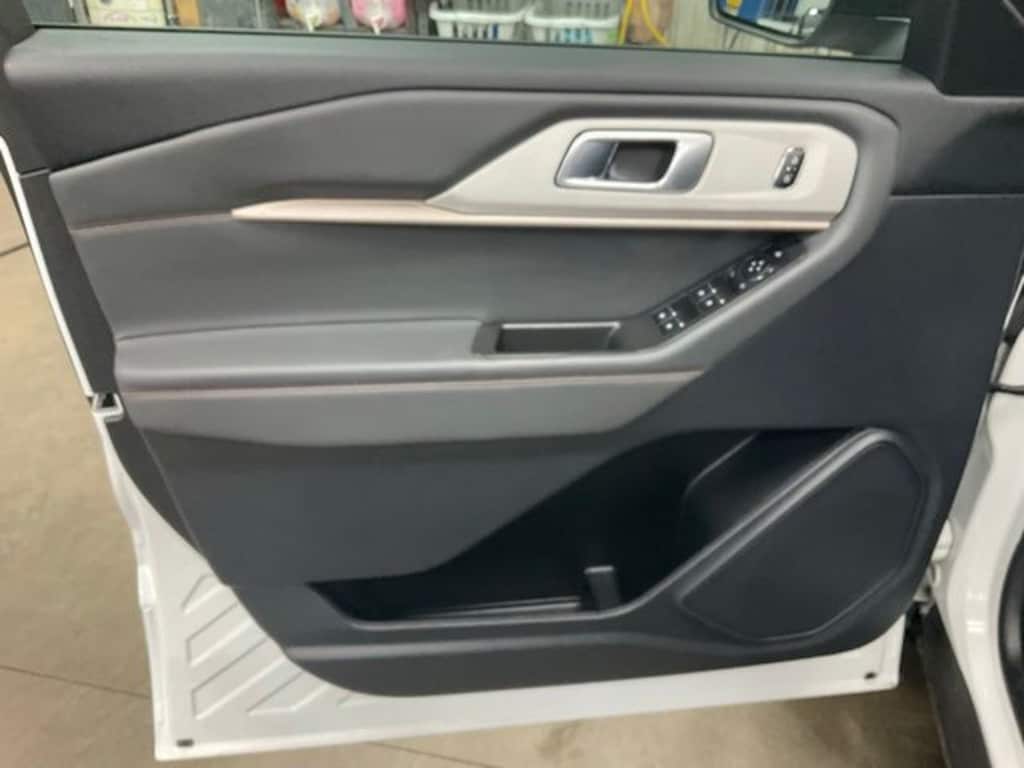 Used 2025 Ford Explorer Active SUV