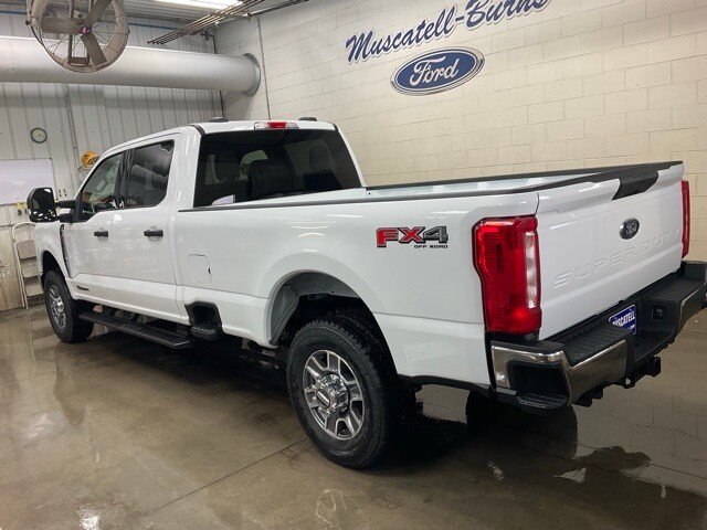 2025 Ford F-350 photo 3