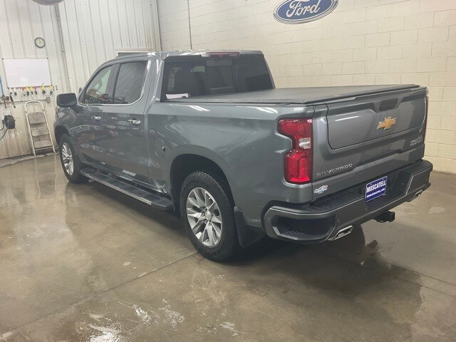 2022 Chevrolet Silverado 1500 High Country photo 3