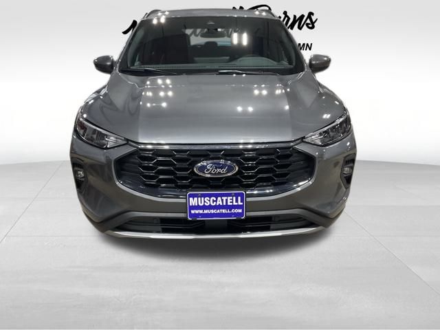 2025 Ford Escape Hybrid ST-Line Select photo 2