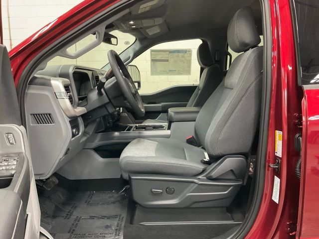 2025 Ford F-350 Super Duty XLT - Photo 6