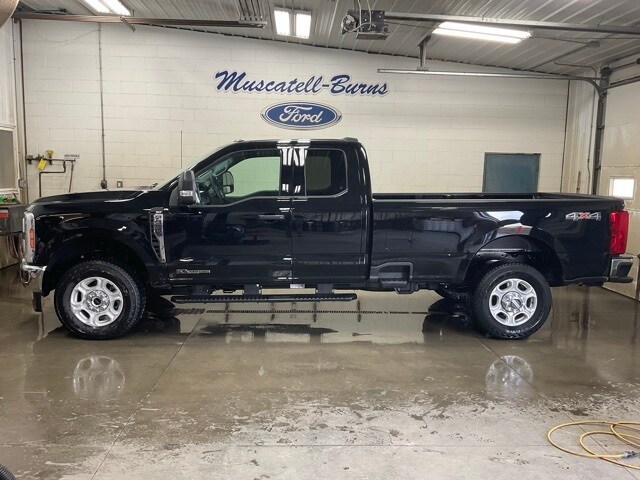 2025 Ford F-350 photo 4