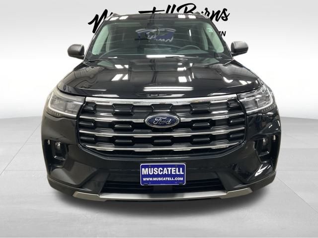 2025 Ford Explorer photo 2