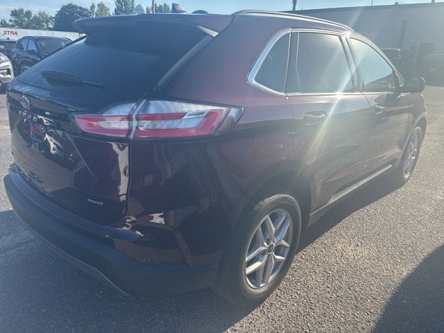 2024 Ford Edge SEL photo 2
