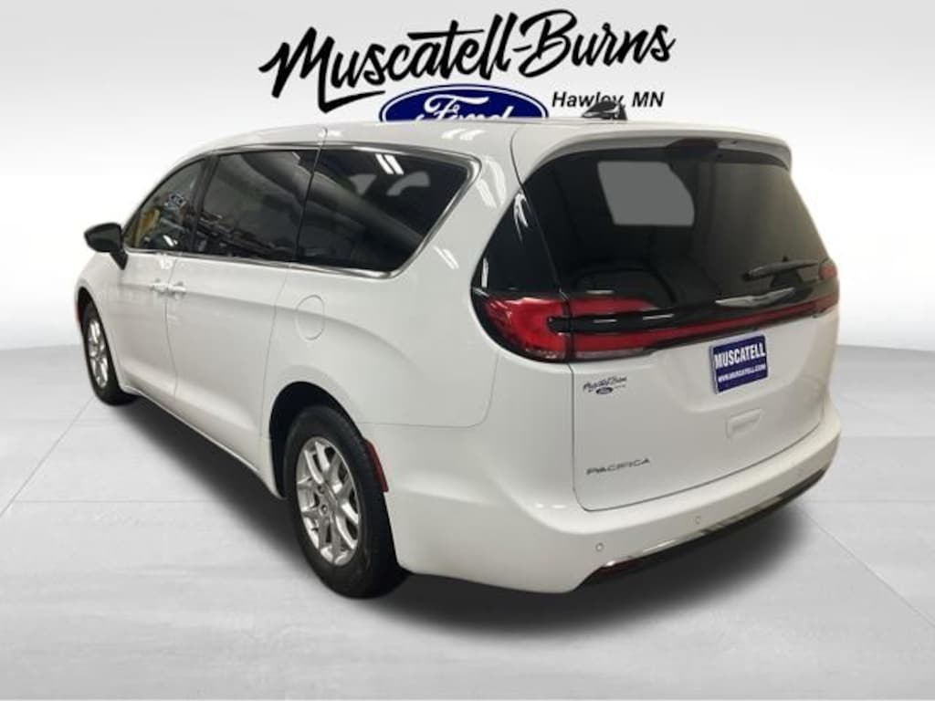 Used 2025 Chrysler Pacifica Select Minivan/Van