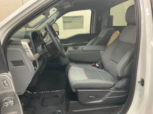 2025 Ford F-350 Super Duty Chassis Cab XLT - Photo 8