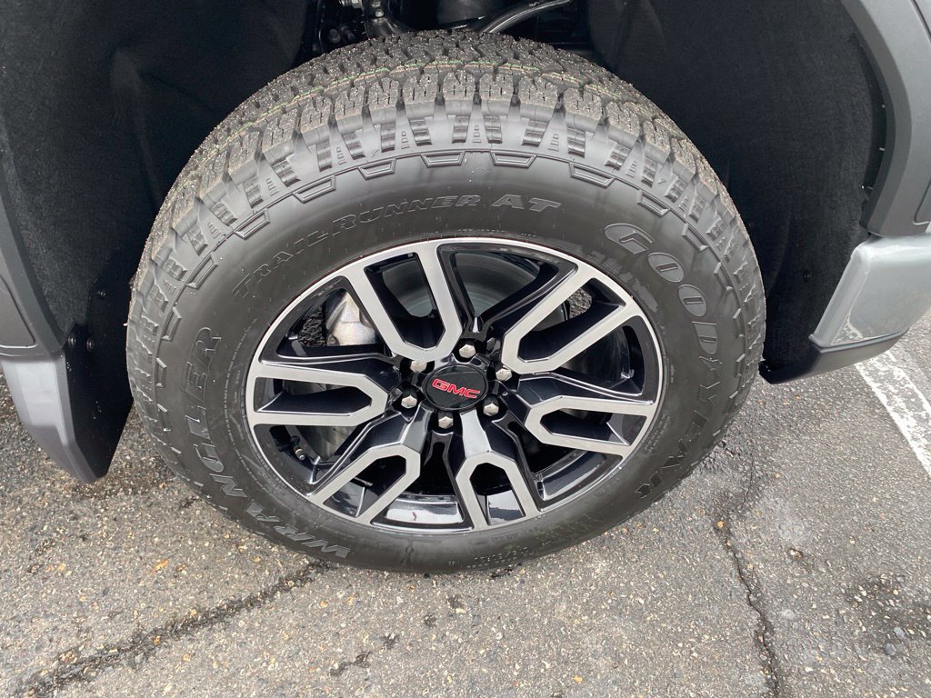 2026 GMC Sierra 1500 AT4 - Photo 9