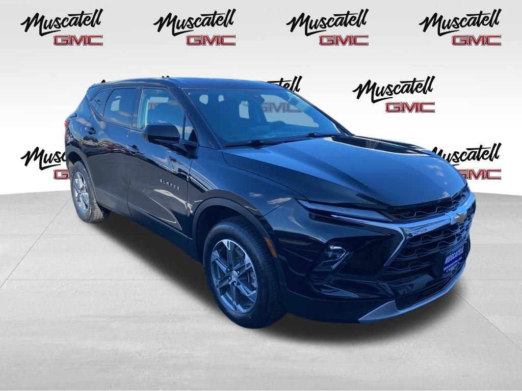 2025 Chevrolet Blazer 2LT photo 3