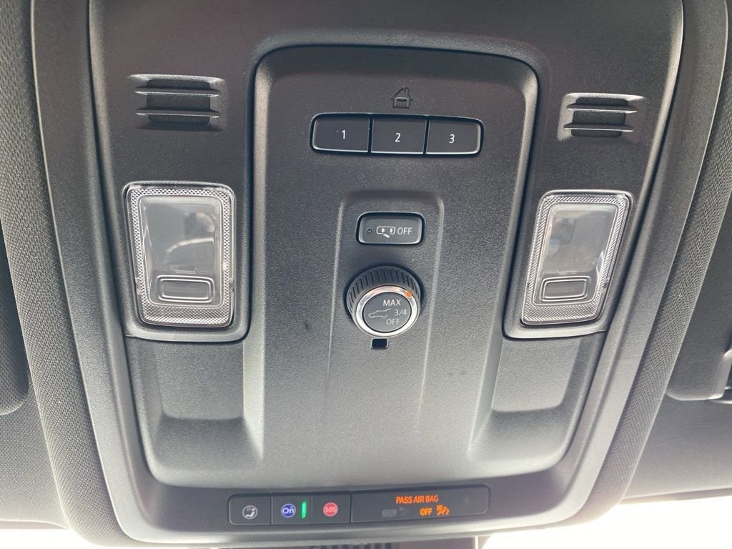 2023 Chevrolet Suburban RST - Photo 22
