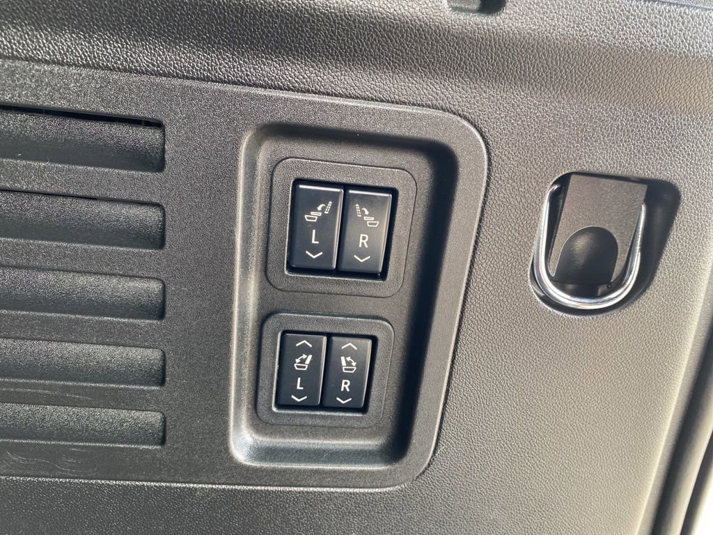 2025 GMC Acadia Denali - Photo 31