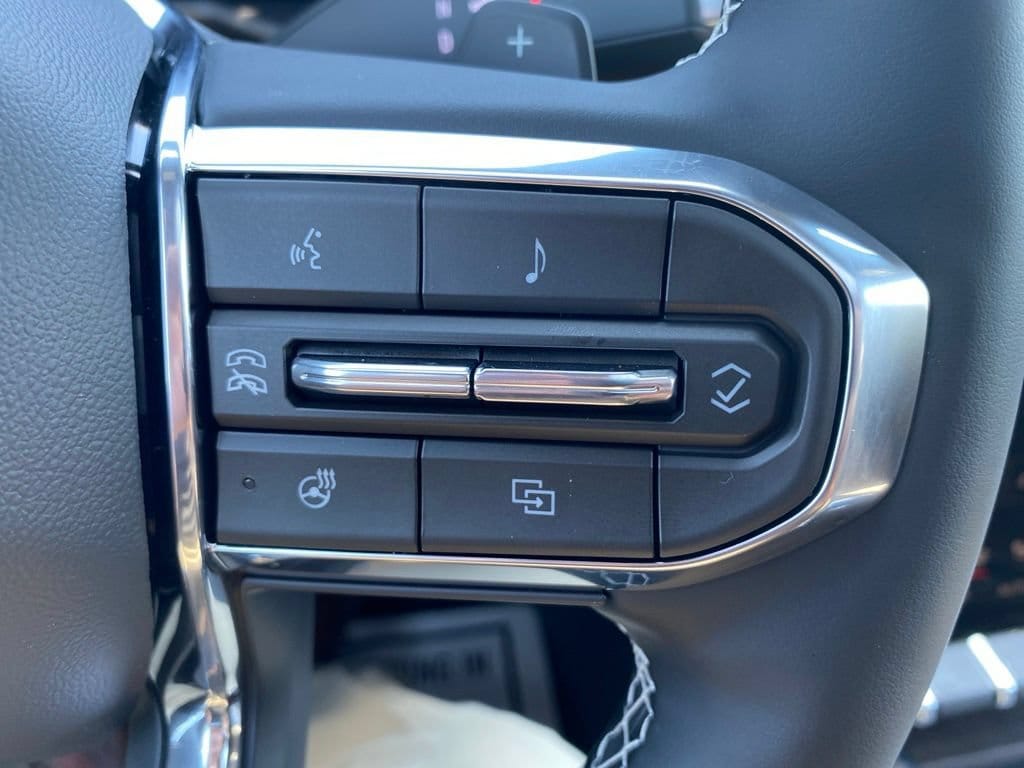 2026 GMC Acadia Denali Ultimate - Photo 16