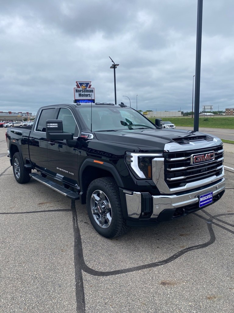 2025 Gmc Sierra 3500 HD SLE photo 4