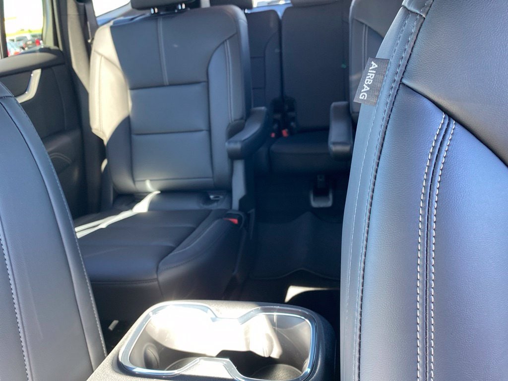 2027 GMC Acadia Elevation - Photo 23