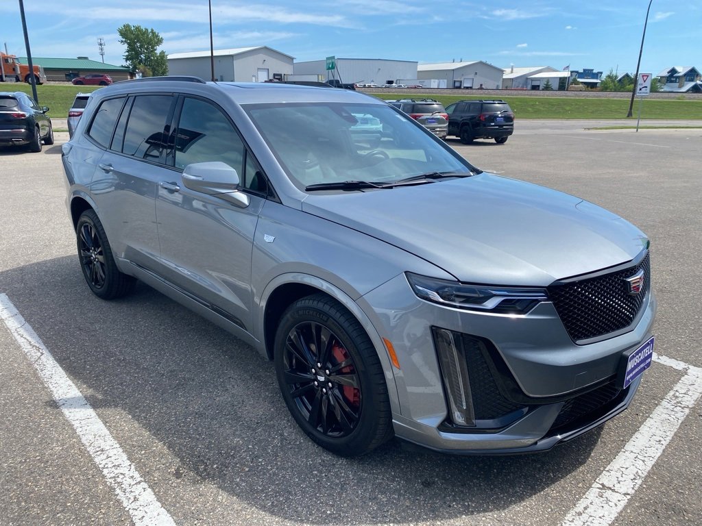 2024 Cadillac XT6 Sport photo 3