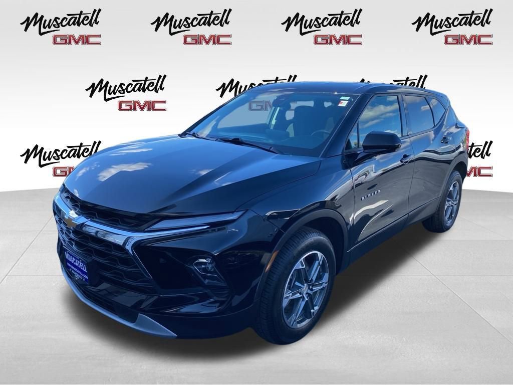 2025 Chevrolet Blazer 2LT photo 3