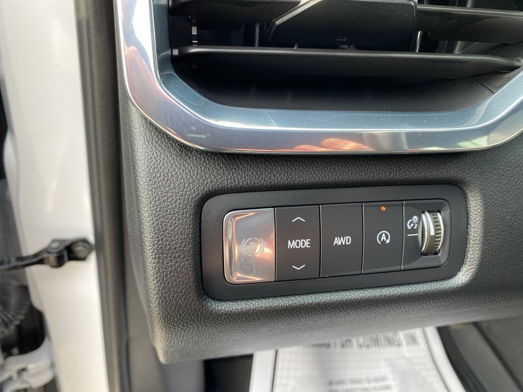 2025 GMC Acadia Denali - Photo 14
