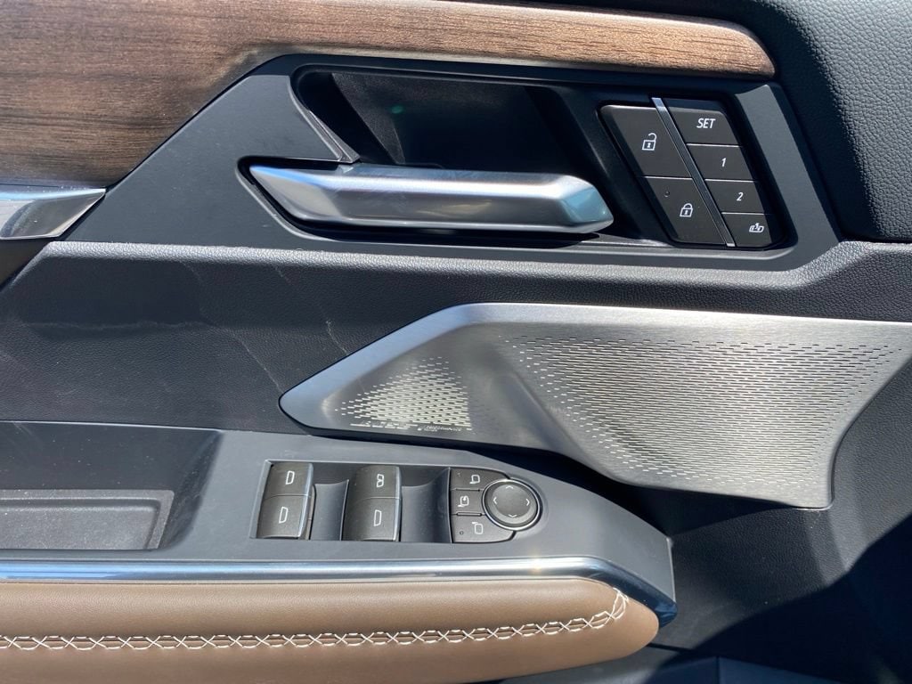 2026 GMC Acadia Denali Ultimate - Photo 11