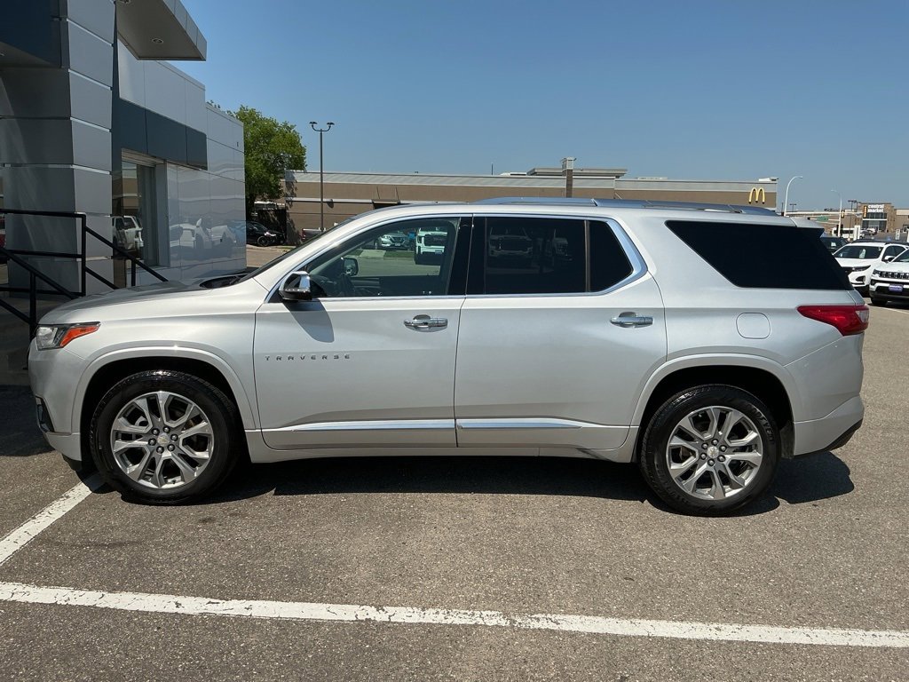 2019 Chevrolet Traverse Premier photo 3