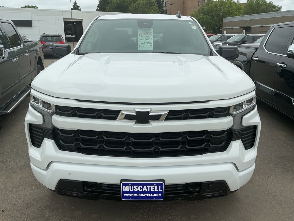Used 2024 Chevrolet Silverado 1500 RST with VIN 2GCUDEEDXR1218074 for sale in Moorhead, Minnesota