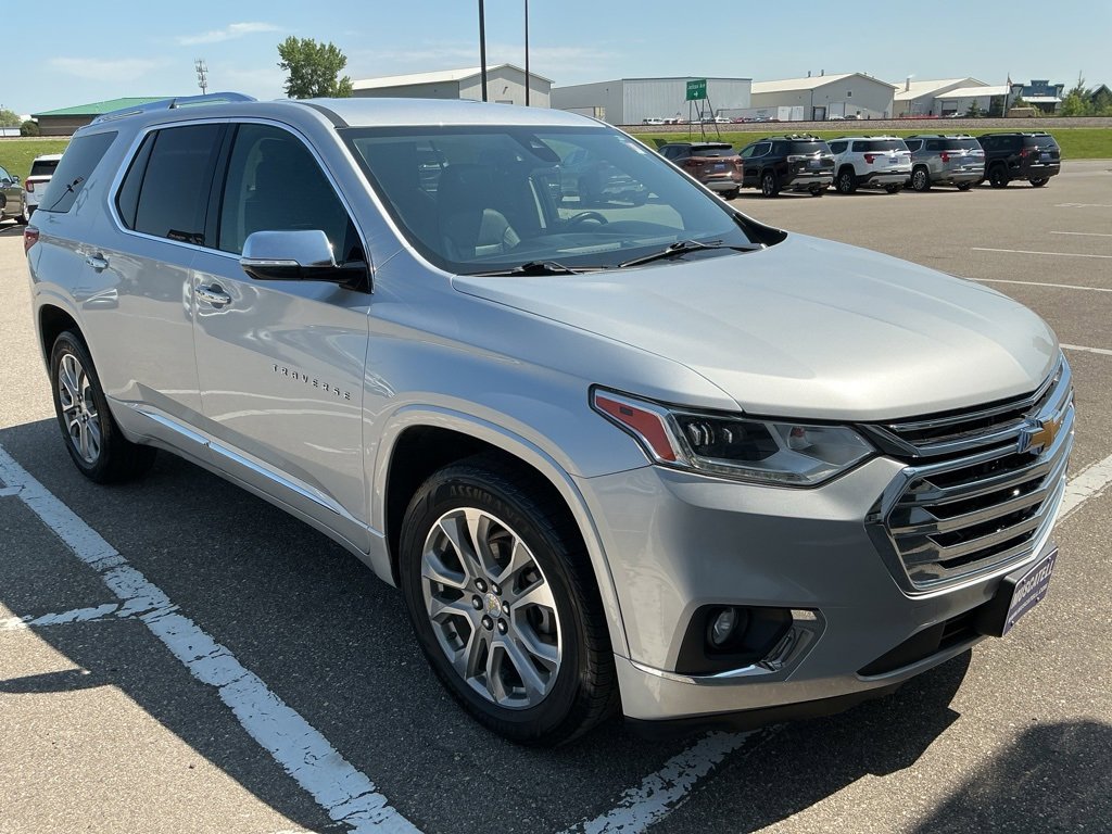 2019 Chevrolet Traverse Premier photo 2