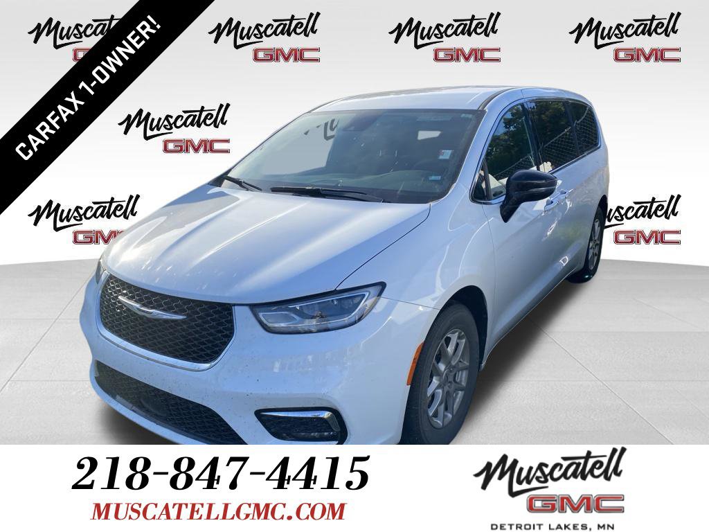 Used 2025 Chrysler Pacifica Select with VIN 2C4RC1BG3SR552213 for sale in Detroit Lakes, Minnesota