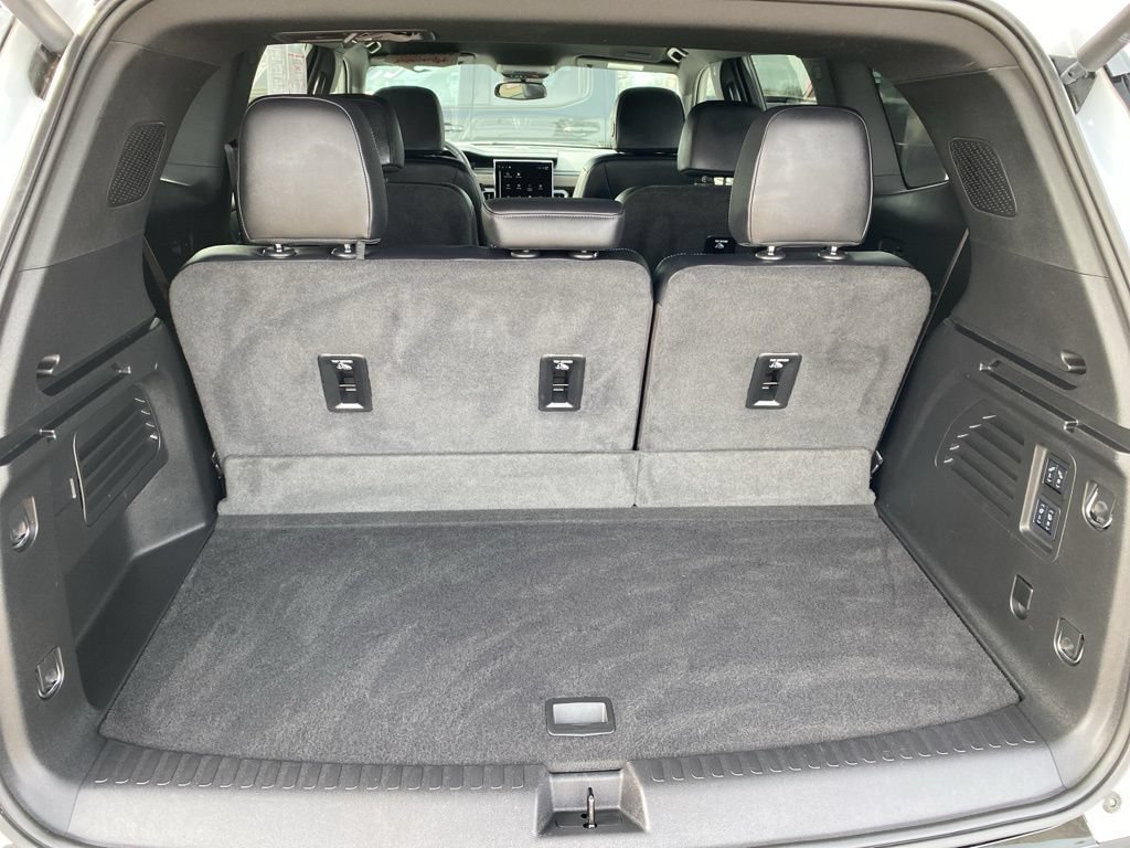 2025 GMC Acadia Denali - Photo 29