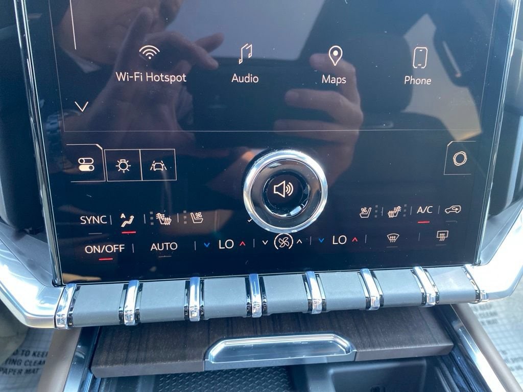 2026 GMC Acadia Denali Ultimate - Photo 18