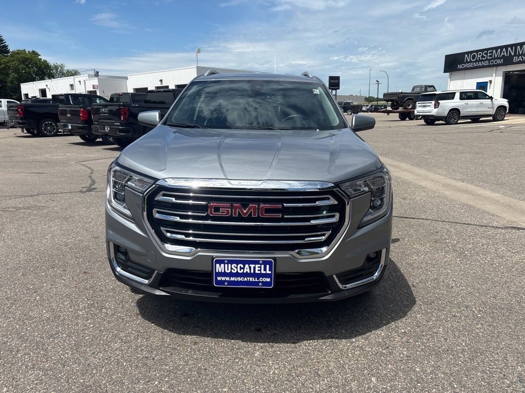 Used 2024 GMC Terrain SLT with VIN 3GKALVEG0RL368665 for sale in Moorhead, Minnesota