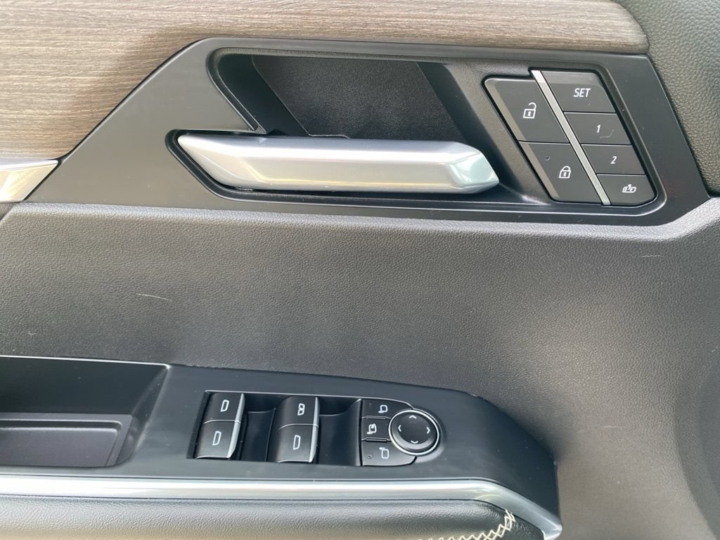 2025 GMC Acadia Denali - Photo 10