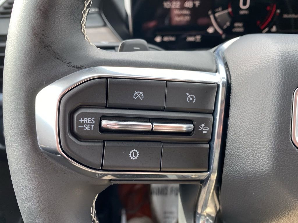 2025 GMC Acadia Denali - Photo 17