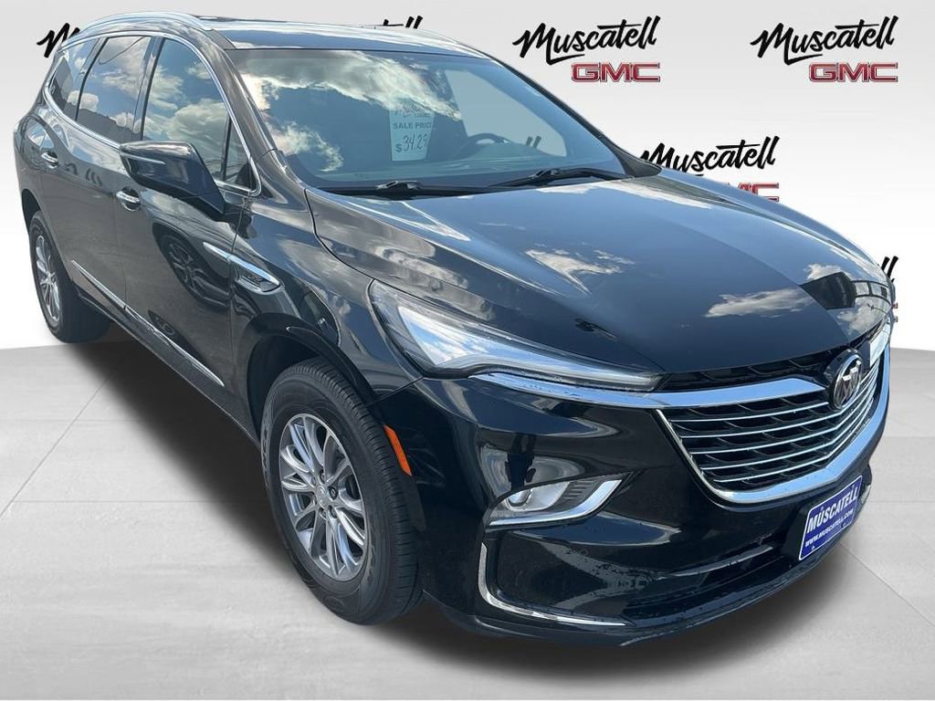 2022 Buick Enclave Essence photo 3