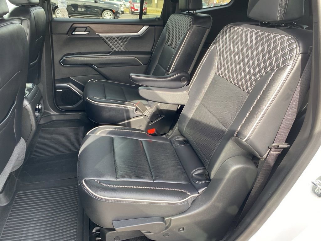 2025 GMC Acadia Denali - Photo 26