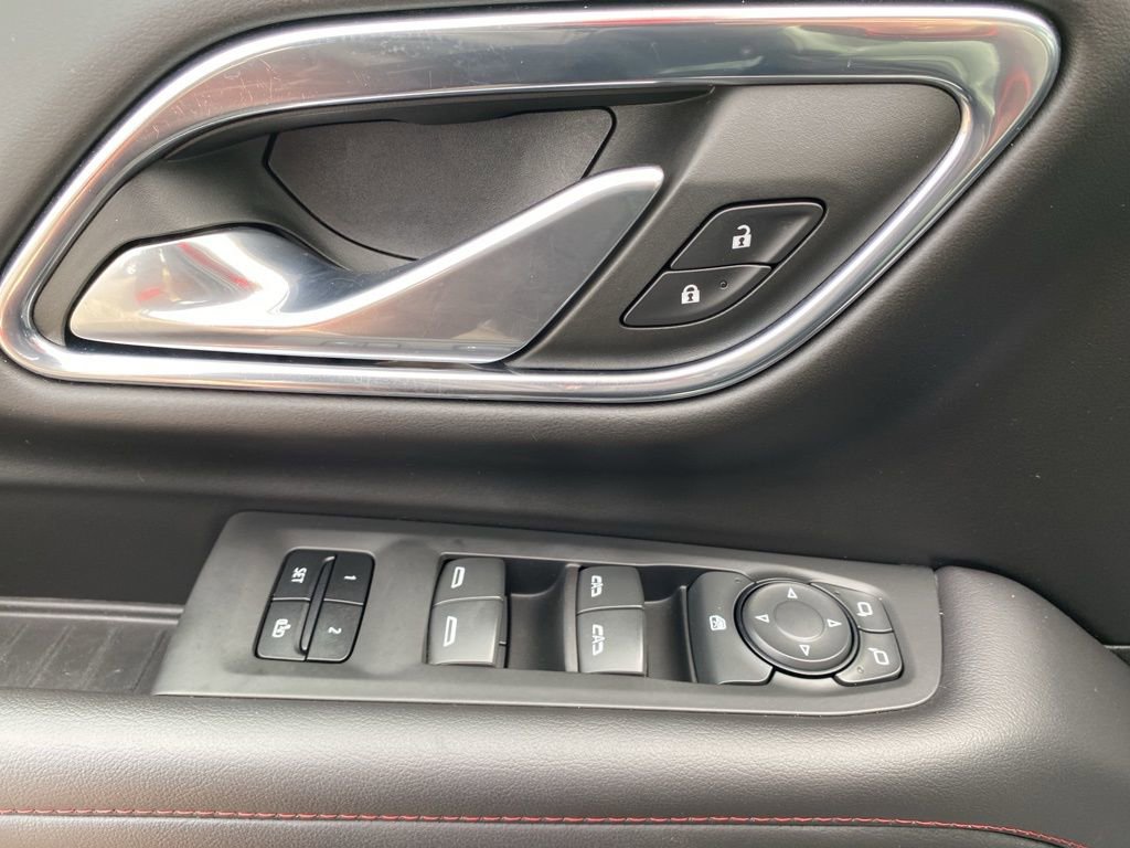 2023 Chevrolet Suburban RST - Photo 11