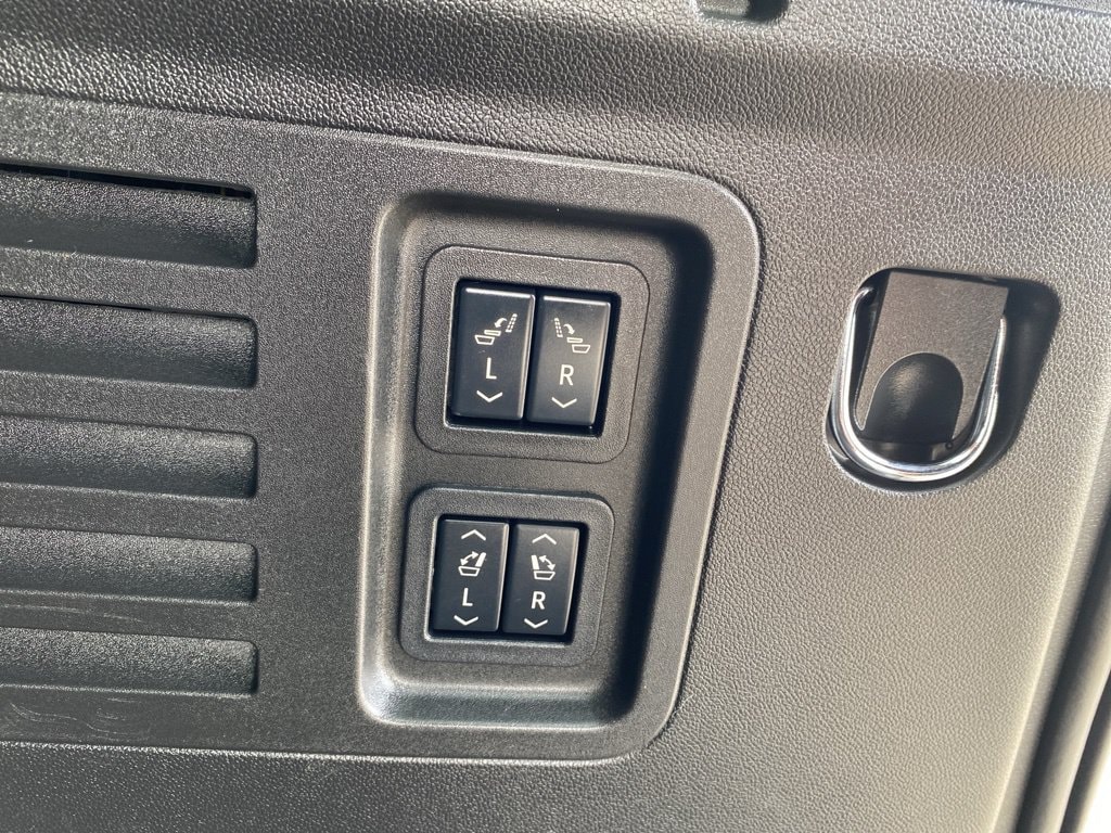 2025 GMC Acadia Denali - Photo 31