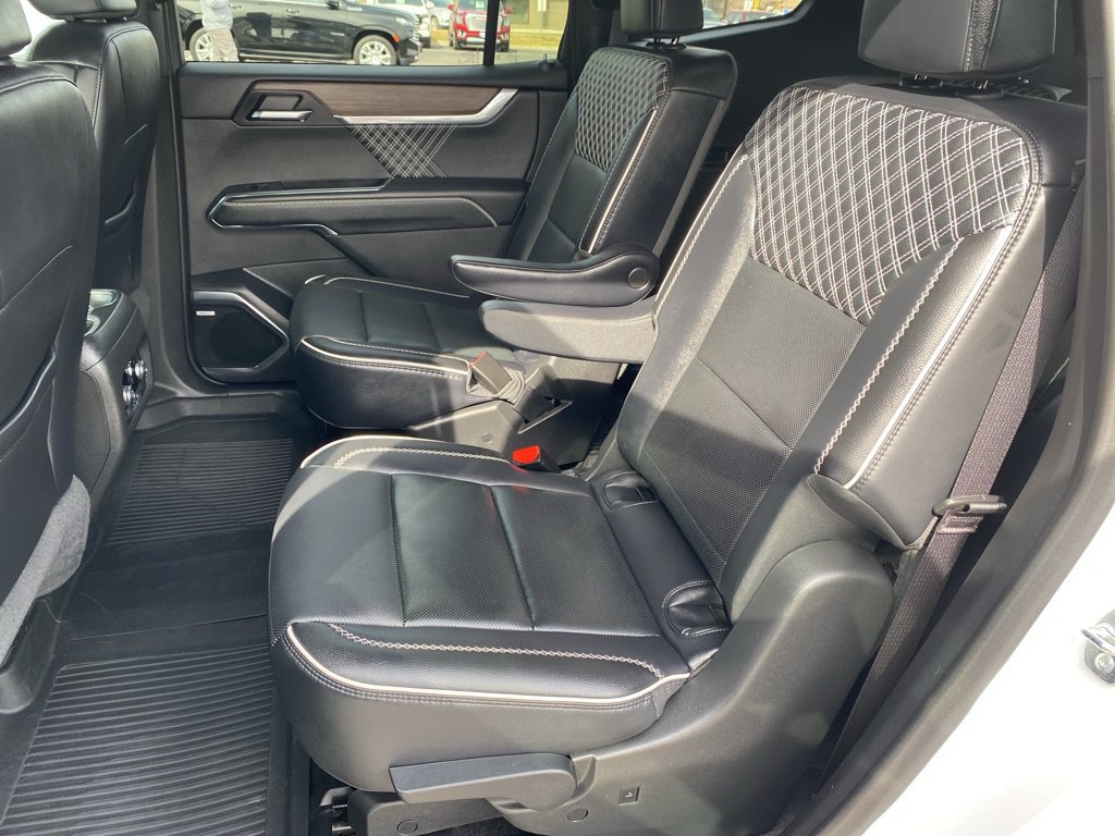 2025 GMC Acadia Denali - Photo 26