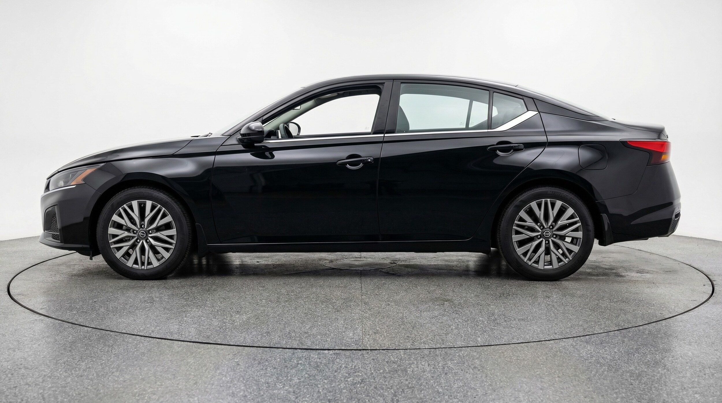 Thumbnail: 2025 Nissan Altima - 4
