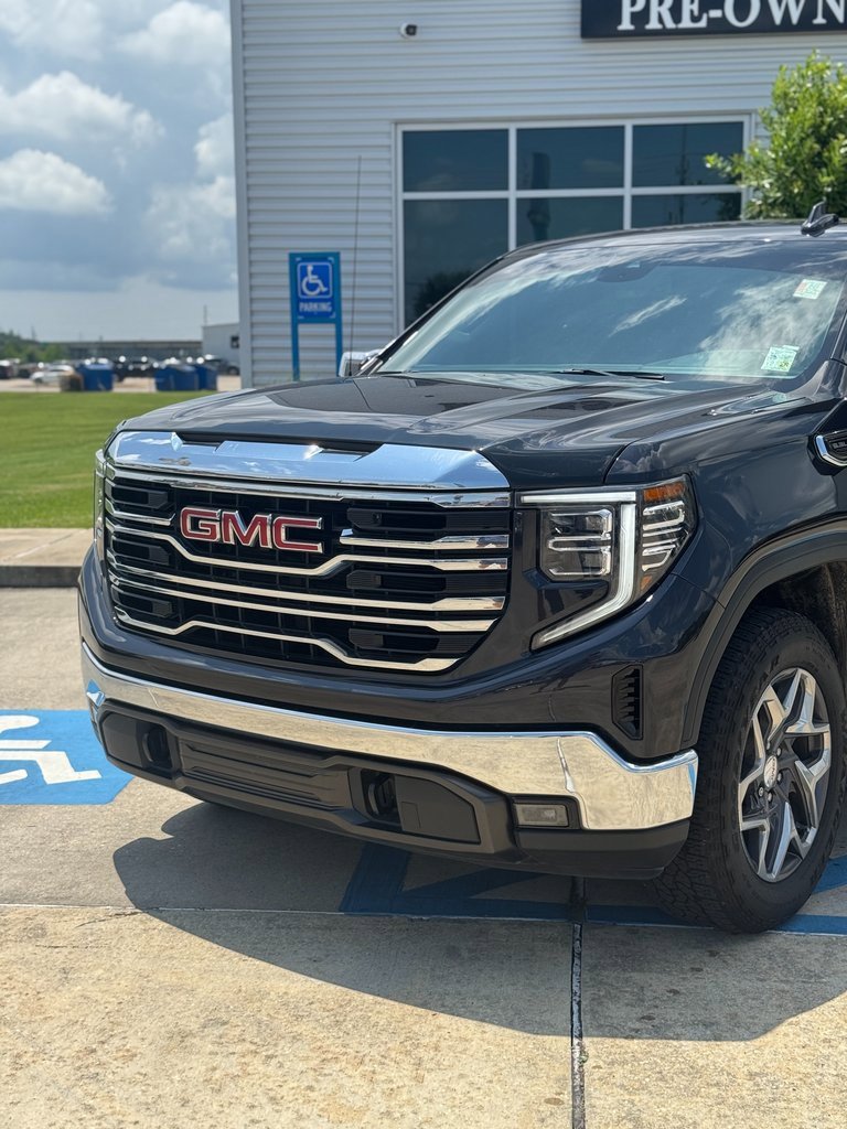 2022 Gmc Sierra 1500 SLT photo 2