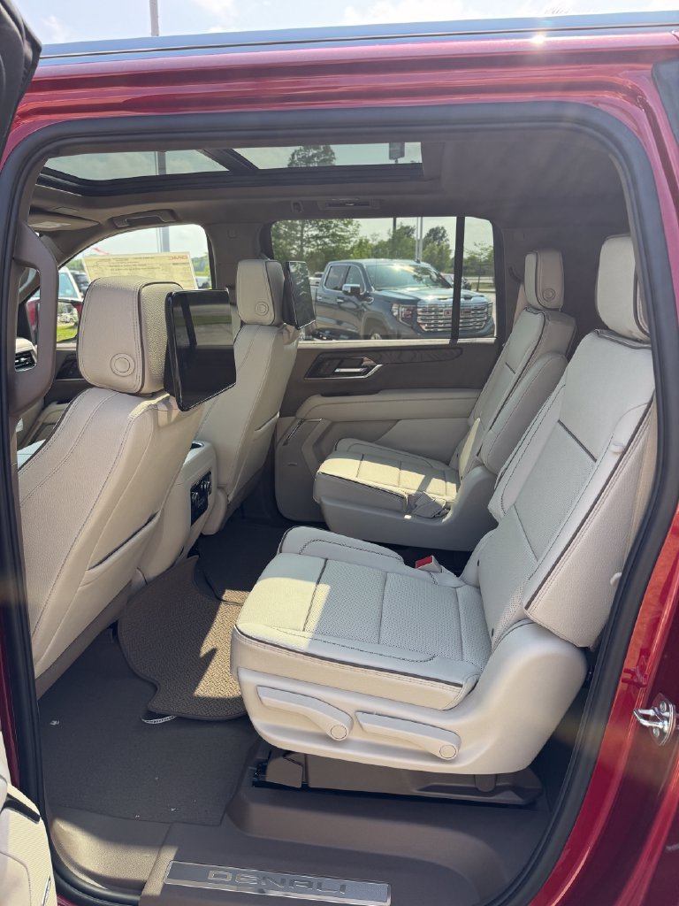 2026 GMC Yukon XL Denali - Photo 16