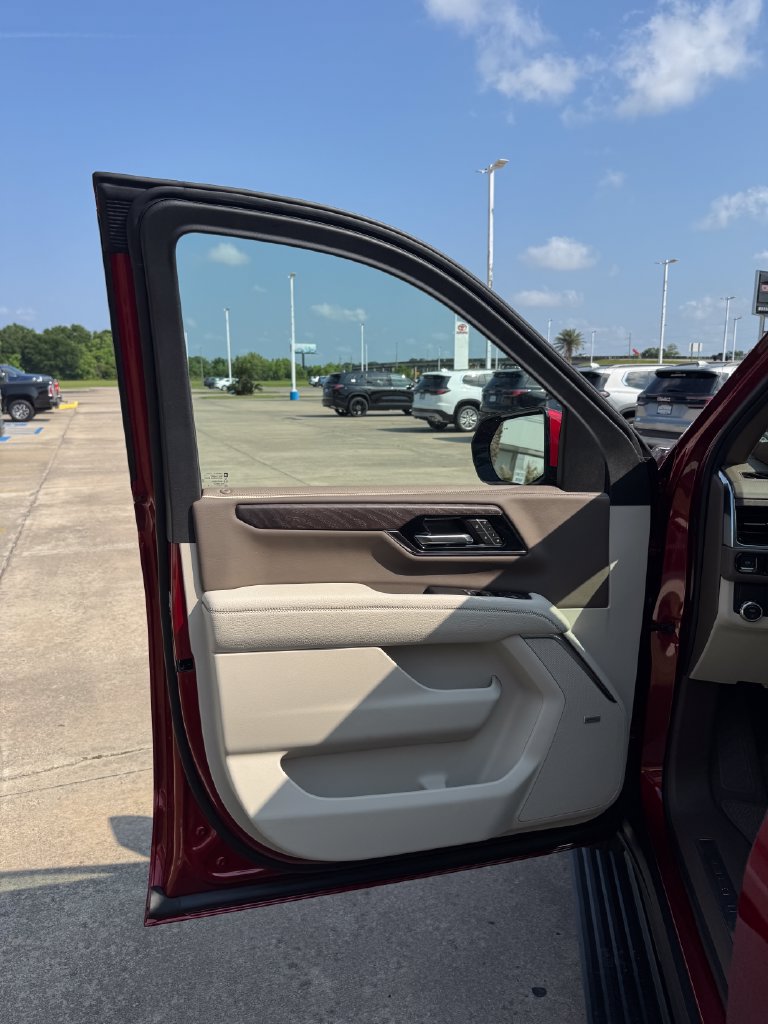 2026 GMC Yukon XL Denali - Photo 9