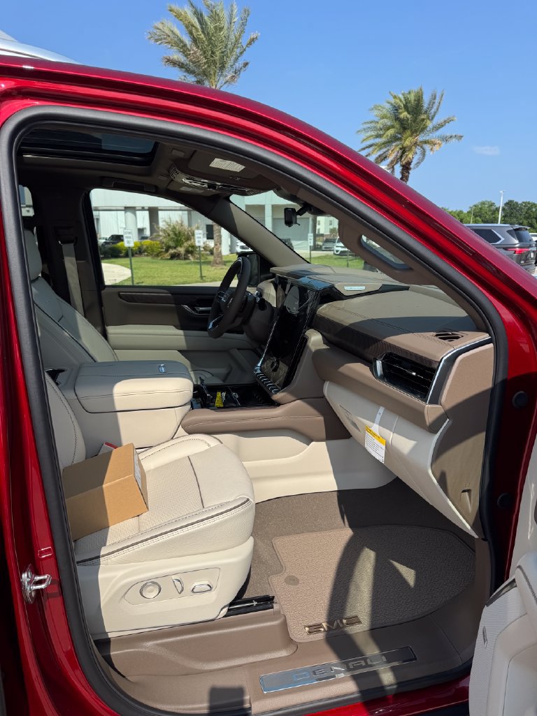 2026 GMC Yukon XL Denali - Photo 11