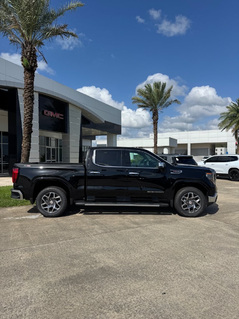 2026 GMC Sierra 1500 SLT - Photo 6