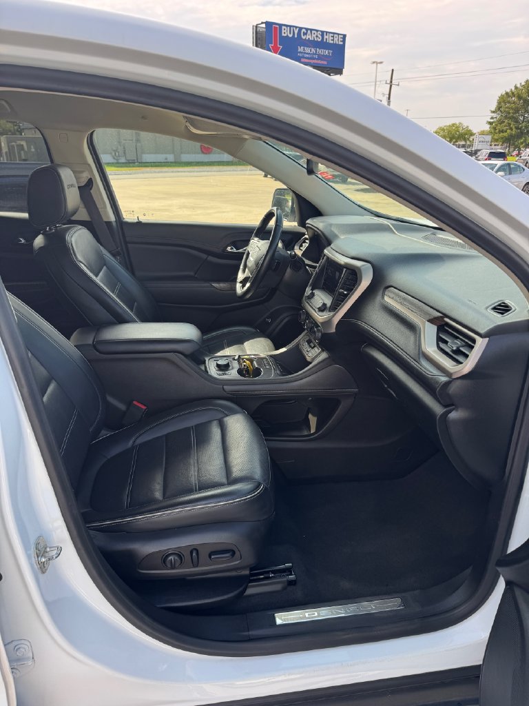 2023 GMC Acadia Denali - Photo 12