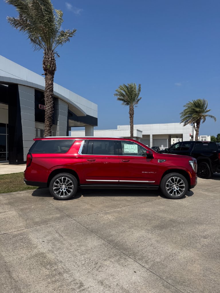 2026 GMC Yukon XL Denali - Photo 6