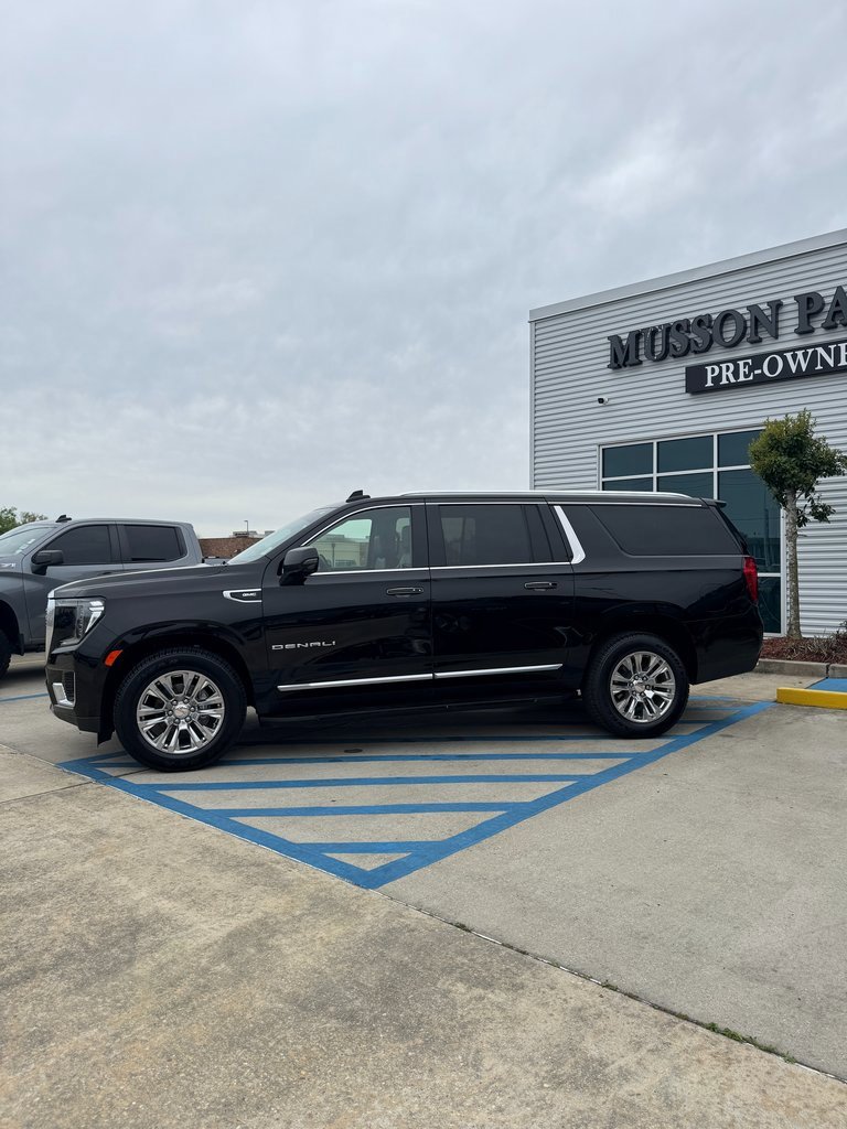 2023 Gmc Yukon XL Denali photo 3