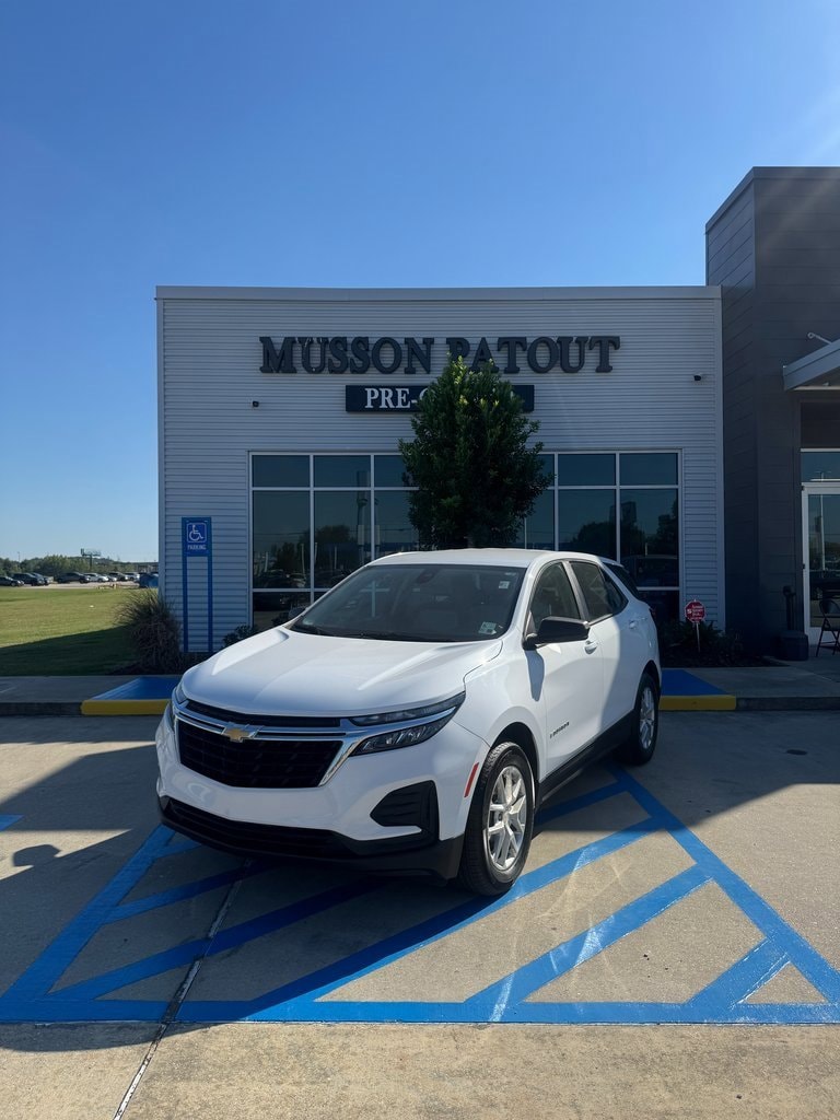 2022 Chevrolet Equinox LS's photo