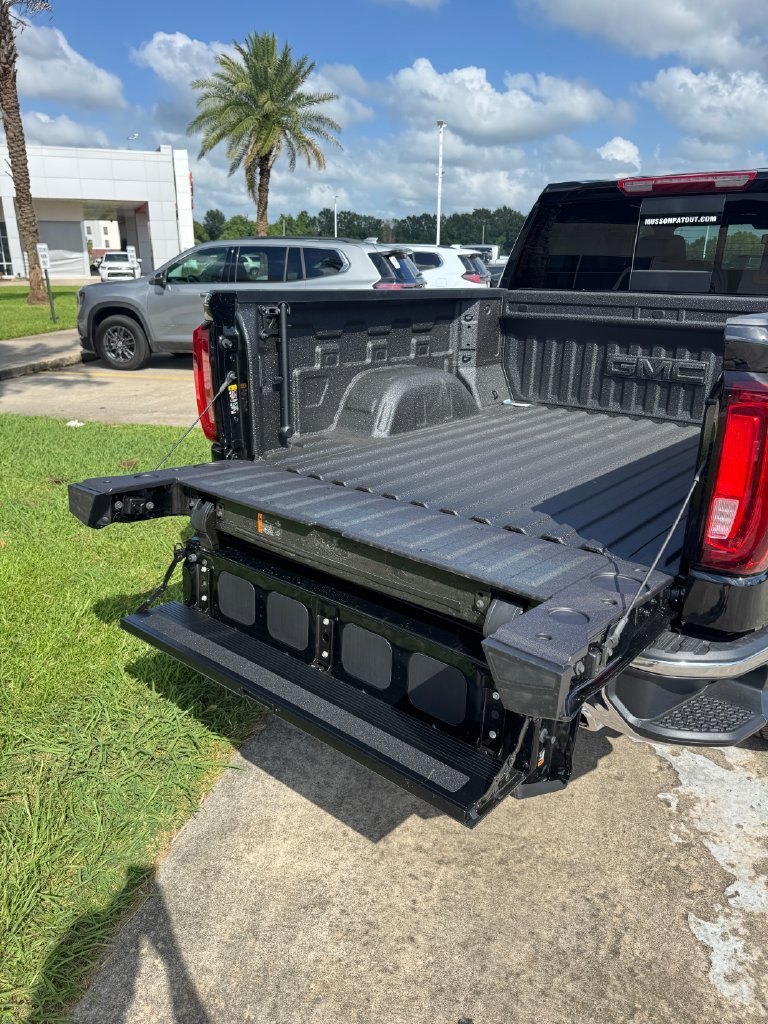 2026 GMC Sierra 1500 SLT - Photo 9