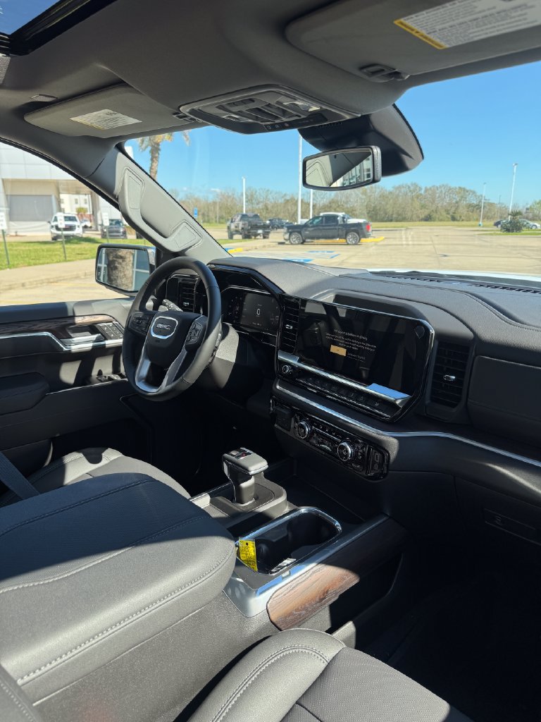 2026 GMC Sierra 1500 SLT - Photo 13