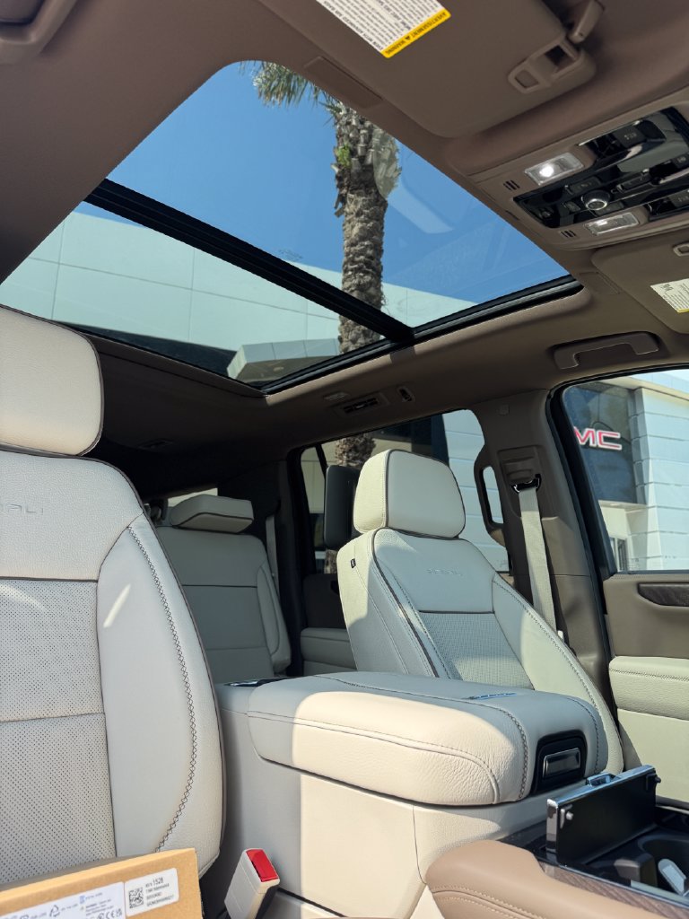 2026 GMC Yukon XL Denali - Photo 13