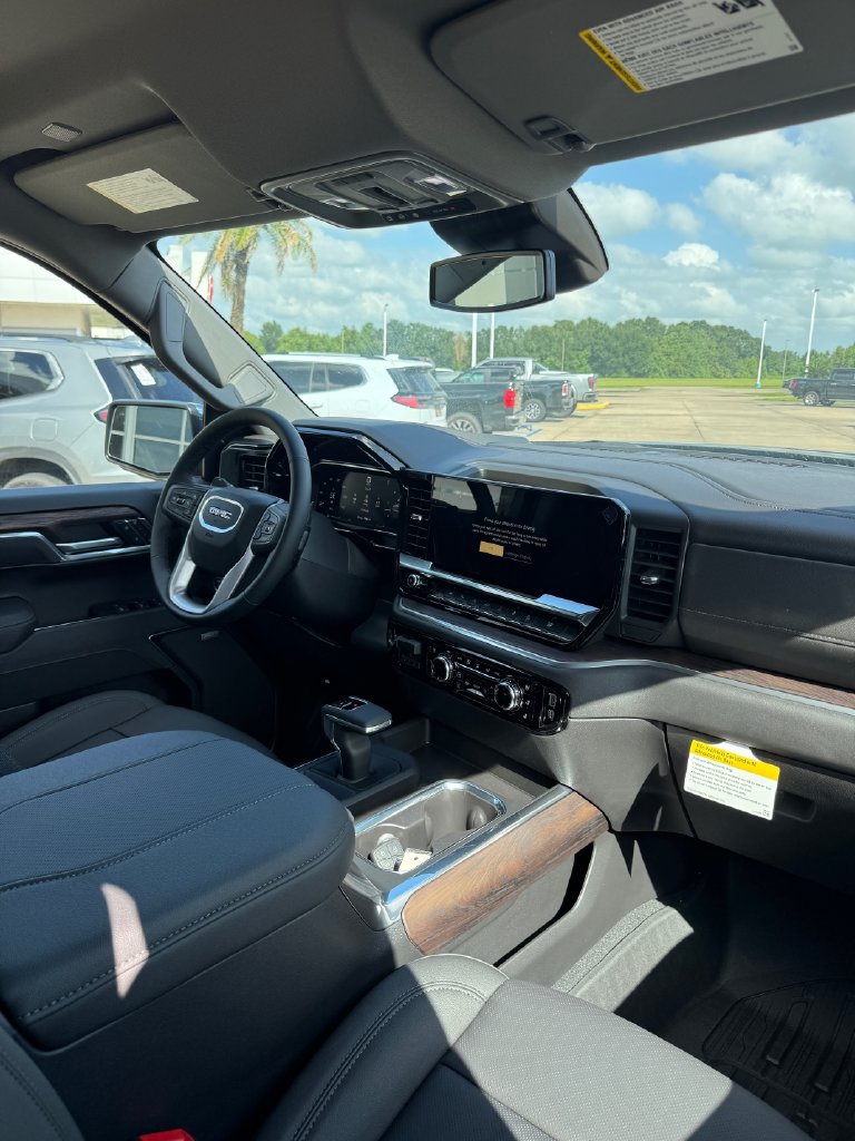 2026 GMC Sierra 1500 SLT - Photo 13